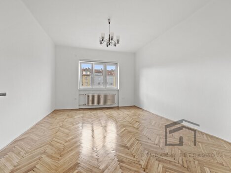 Prodej bytu 3+1 s lodžií, ul. Biskupcova, Žižkov